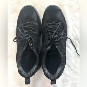 Men’s size 10 Brahma shoes